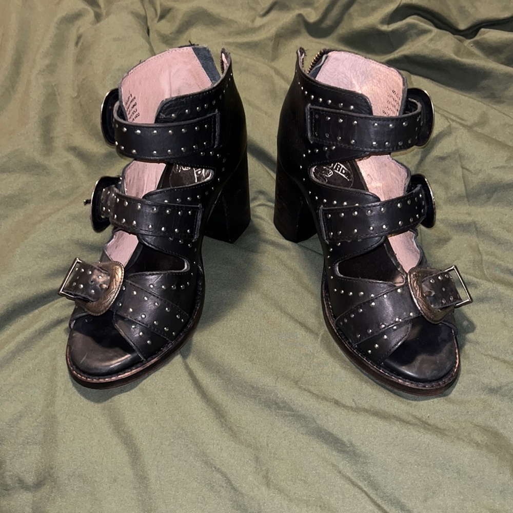 Freebird Heeled Leather Sandals — “Violet” in Black